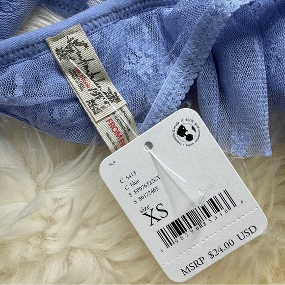 Free People Intimately Feeling Frilly Ruffled Lace Thong Panty Lavender L - Picture 6 of 6